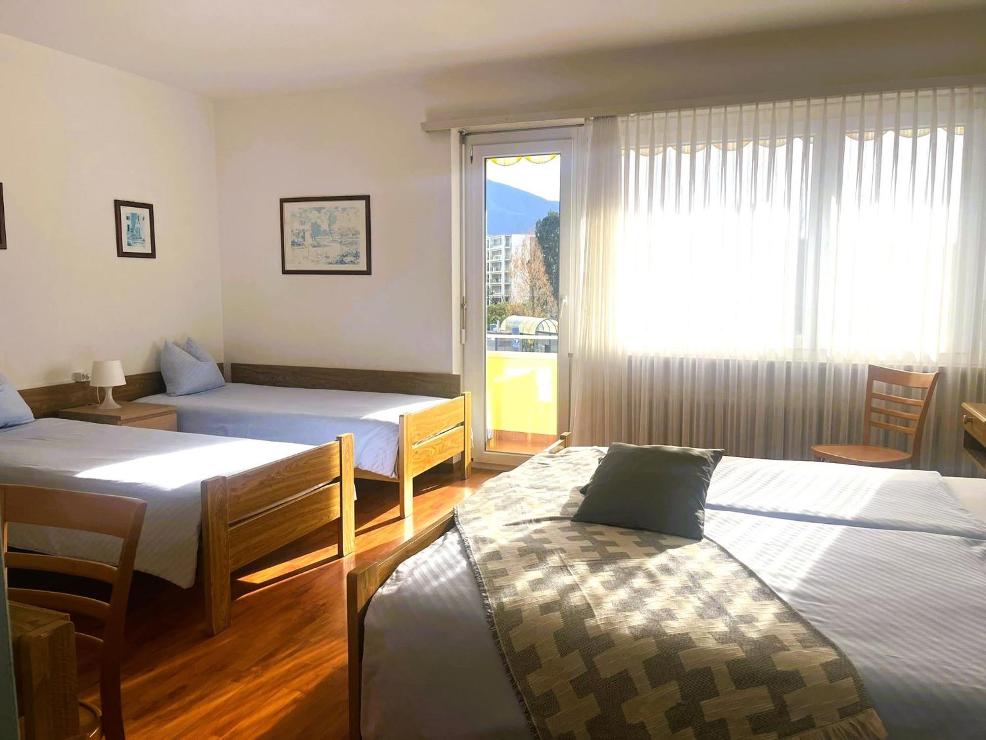 Hotel Rondinella ロカルノ 部屋 写真