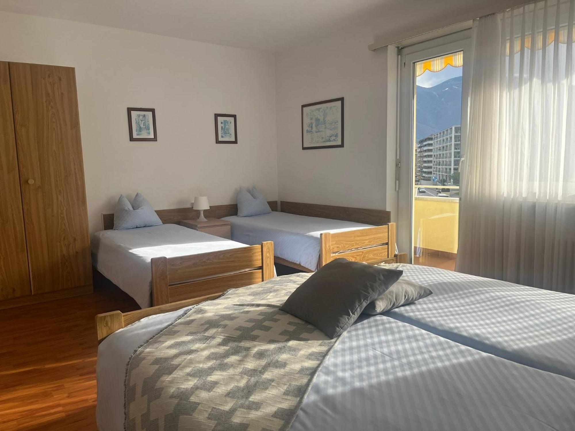 Hotel Rondinella ロカルノ 部屋 写真